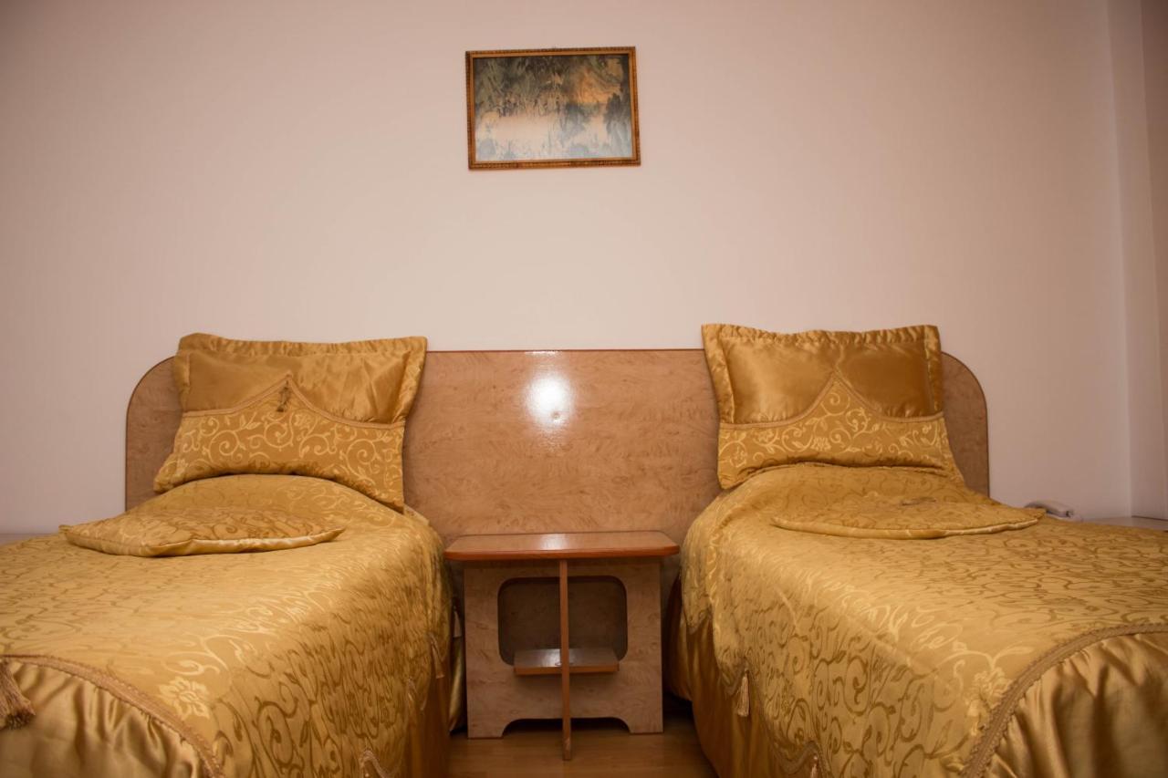 N&S Hotel Barlad Birlad Ngoại thất bức ảnh